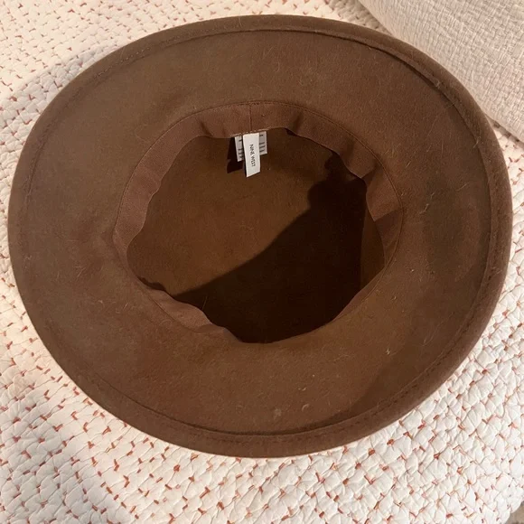 Brown Felt Hat with Dark Brown Band (like a Clouche hat) - Picture 5 of 5